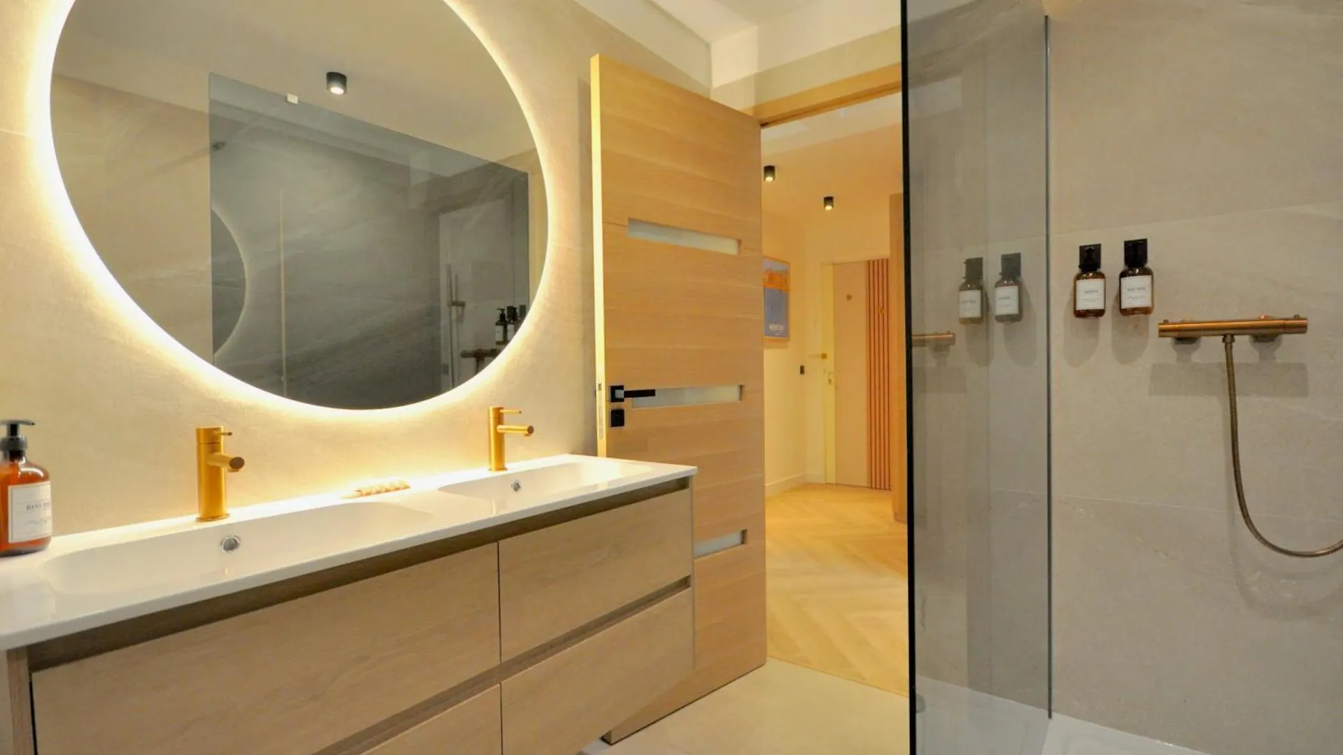 Monaco # Menton - 6 Persons - 2 Bedrooms - Full Renovated - Private Parking - Hypercenter - Clim - Beach And Sun 0*,  Frankreich