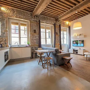 La Nuit Saint Georges Apartment Lyon